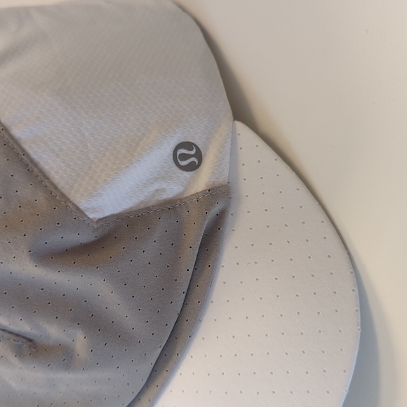 Lululemon Perforated Run and Train Hat L/XL White and Grey - Picture 3 of 9